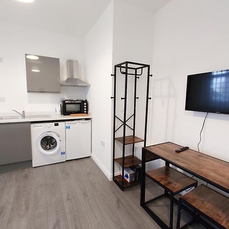 Centra Station Apartment Лондон Екстериор снимка