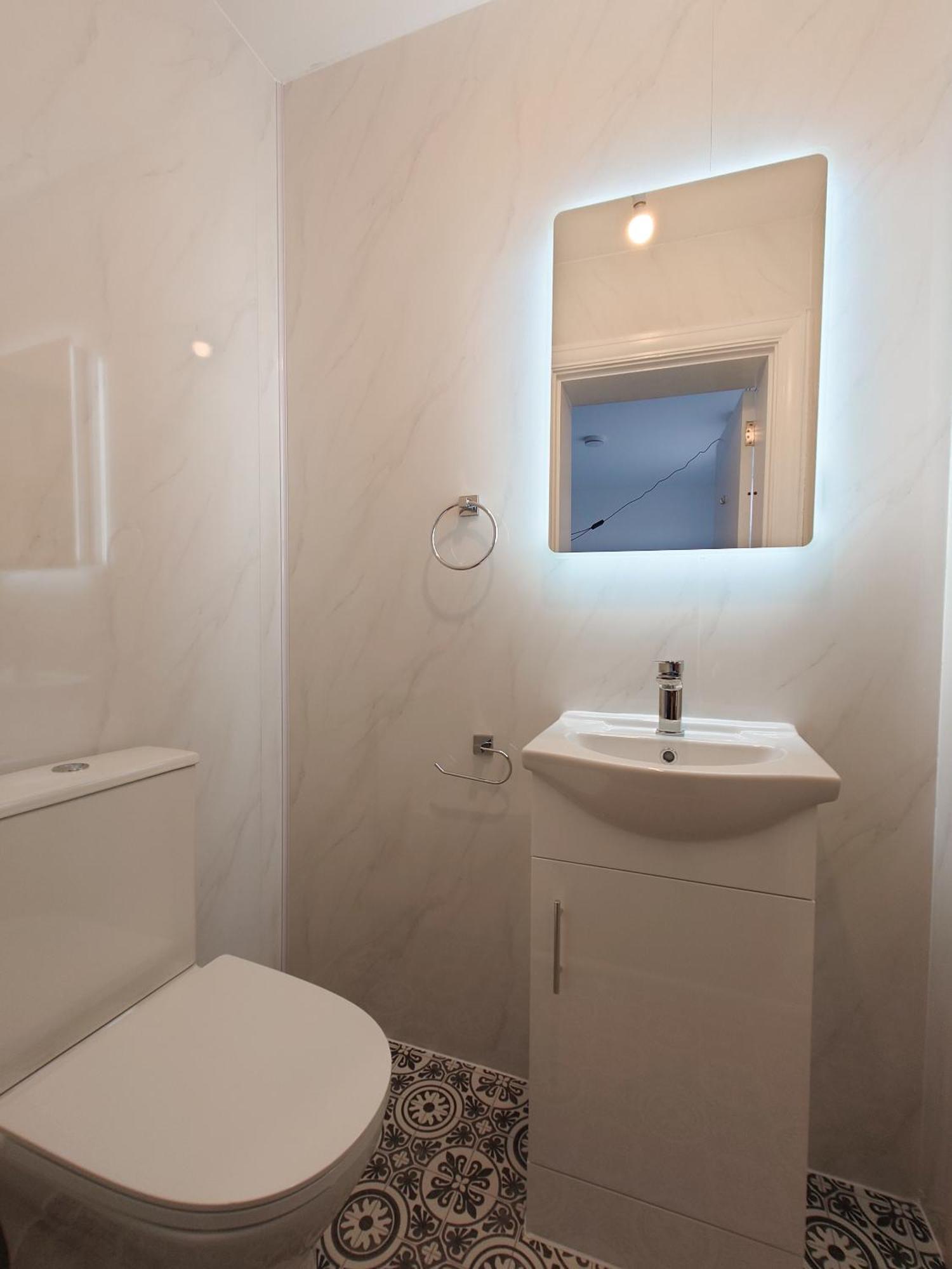 Centra Station Apartment Лондон Екстериор снимка