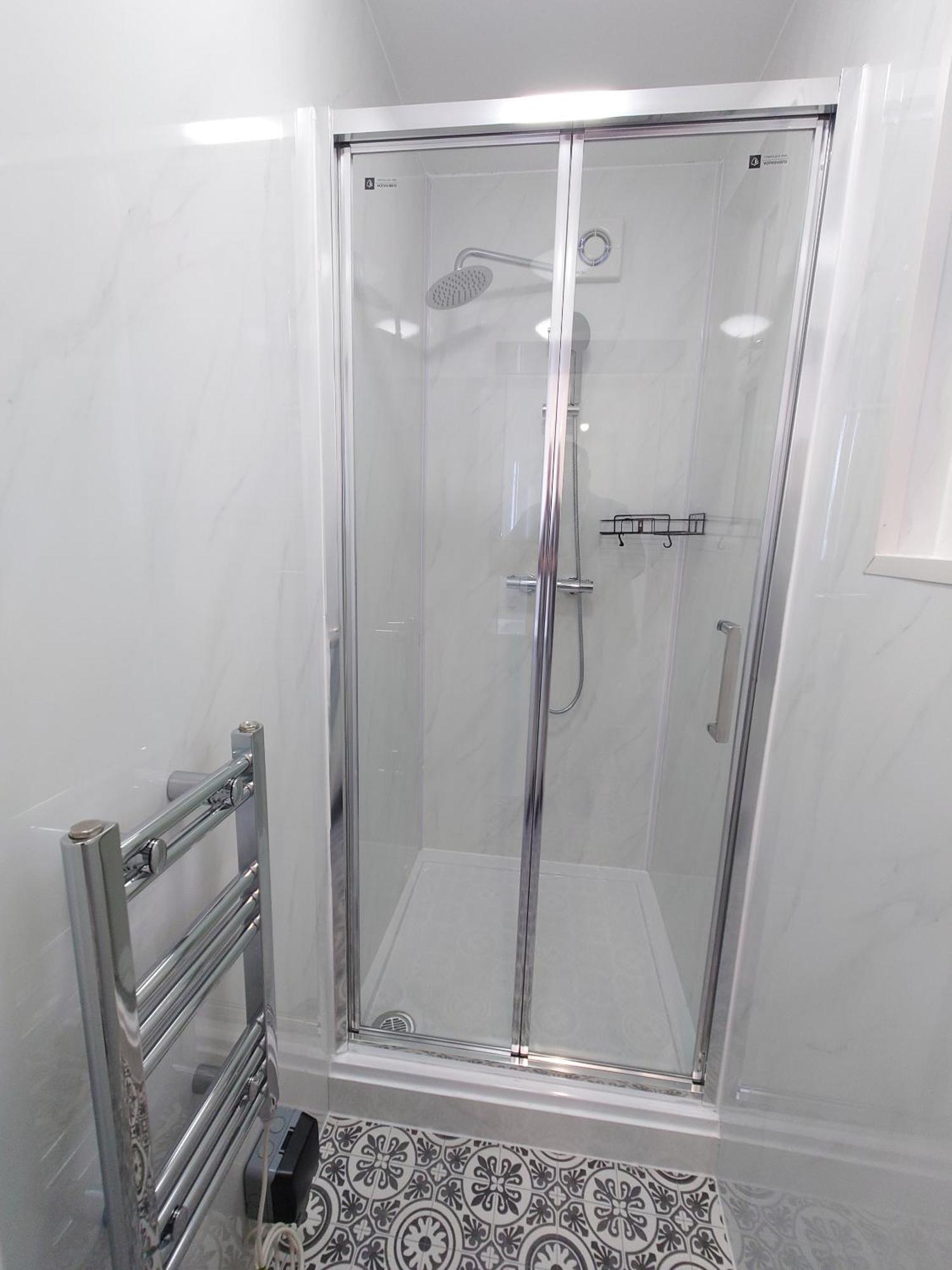 Centra Station Apartment Лондон Екстериор снимка